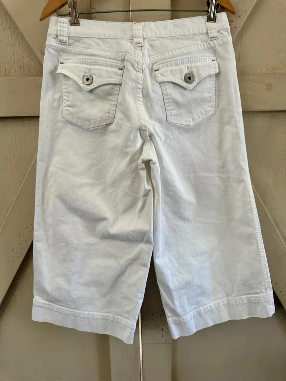 JAG White Bermuda Denim Shorts Women’s Size 10 Stretch Mid Rise Walking Shorts